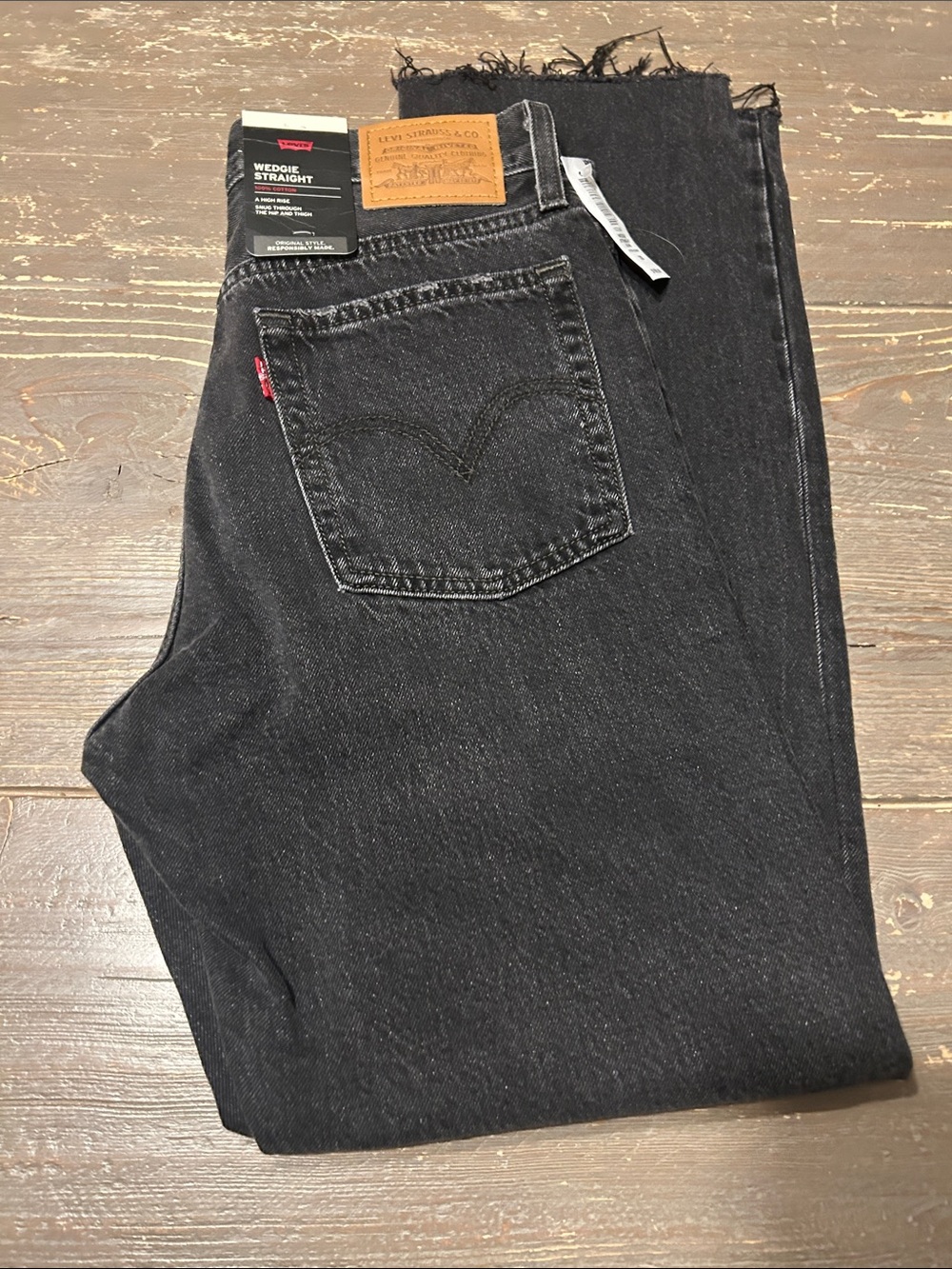 Levi's Women’s Wedgie Straight Black  Jeans